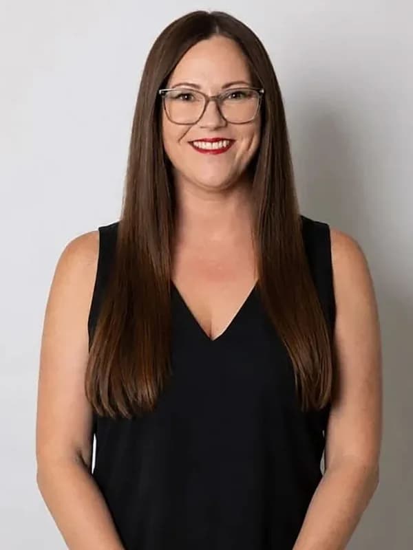 Portrait of Danielle Thompson, course advisor