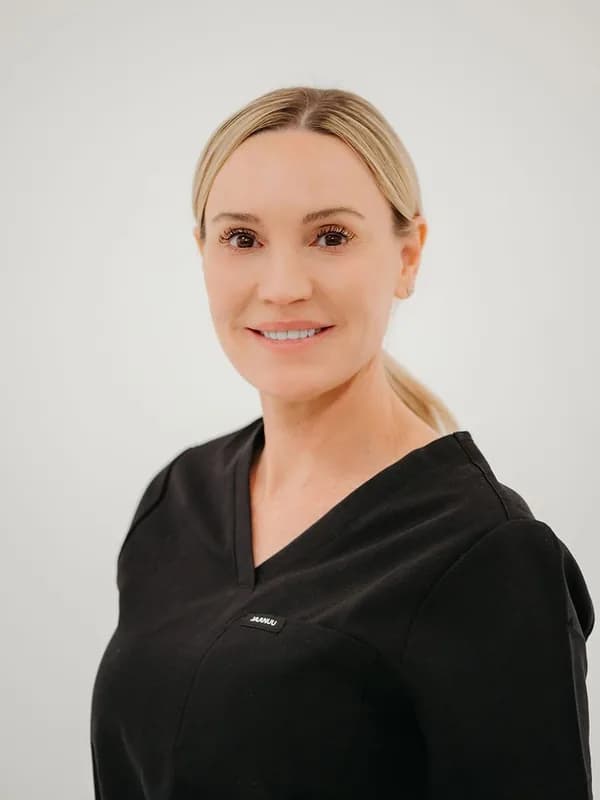 Portrait of Sonja Leigh, laser educator